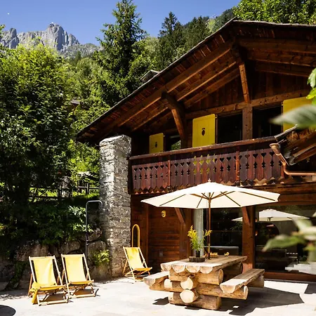 Chalet Three Bedroom Lemon Pit *