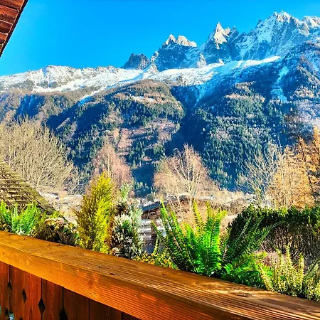 Three Bedroom Lemon Pit Chalet